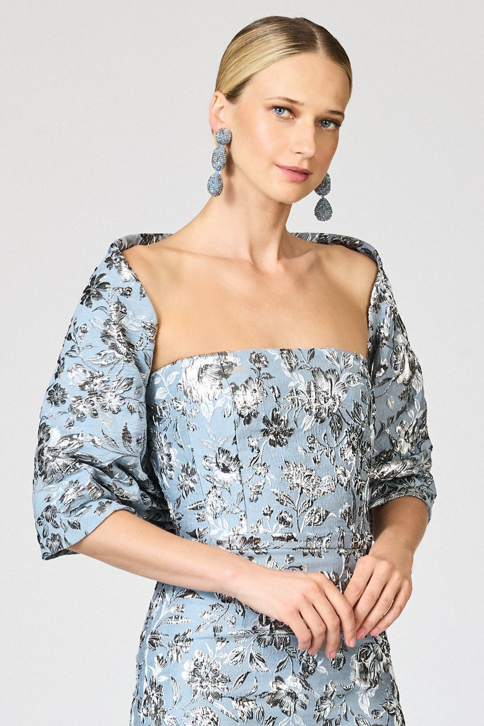 METALLIC CLOQUE HUG SHAWL - PEWTER GARDENS