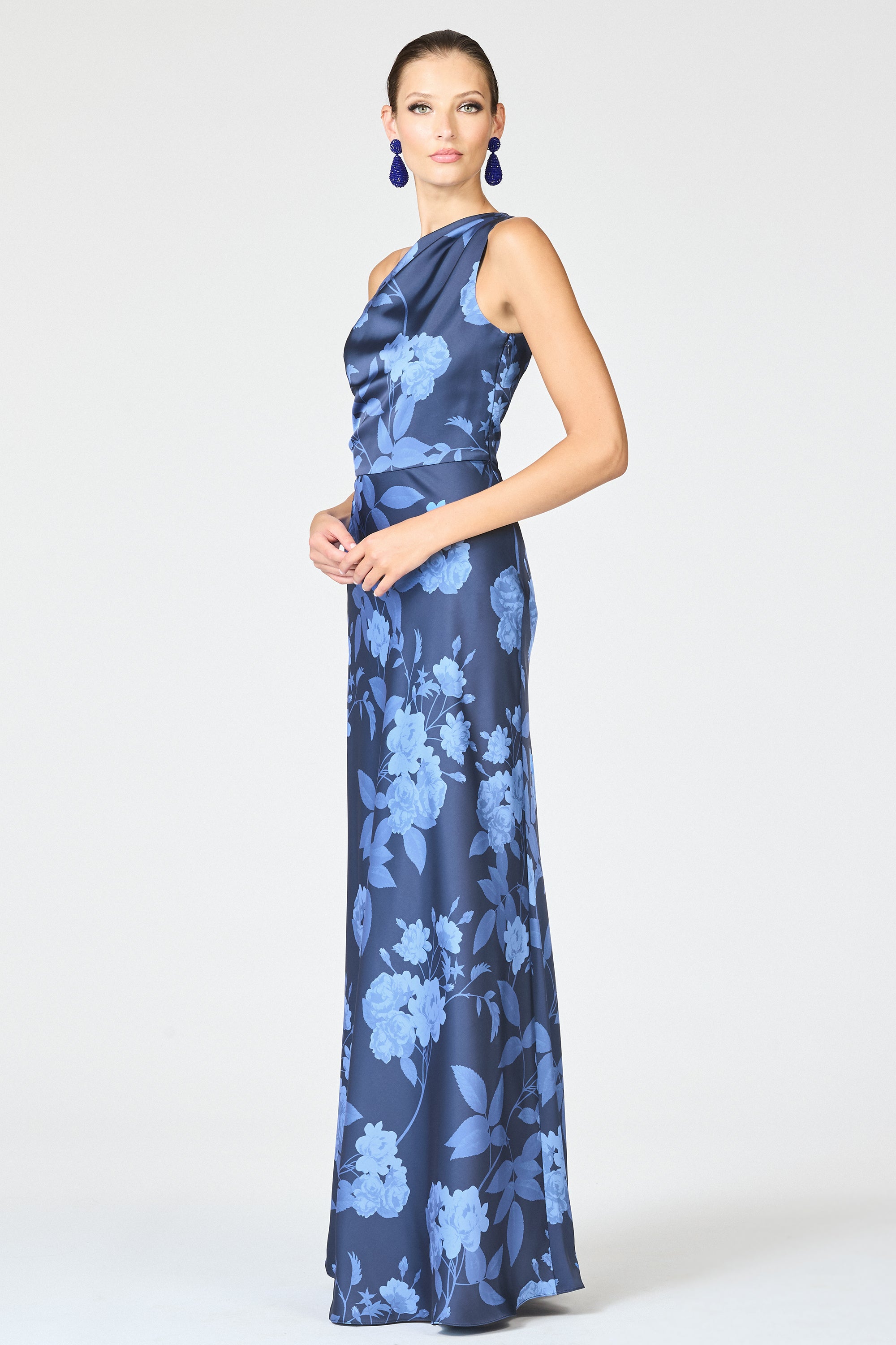 DELPHINE GOWN - GALAXY ROSES