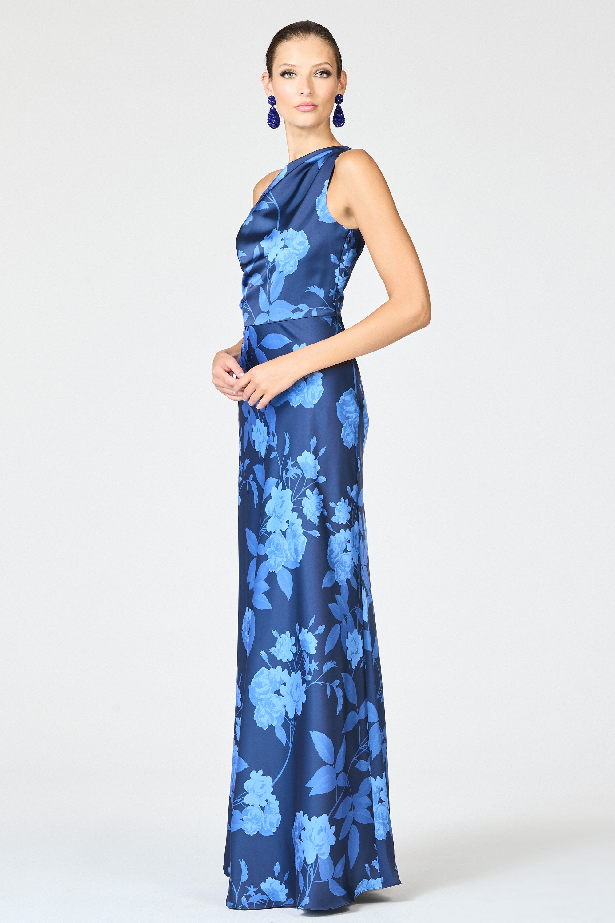 DELPHINE GOWN - GALAXY ROSES