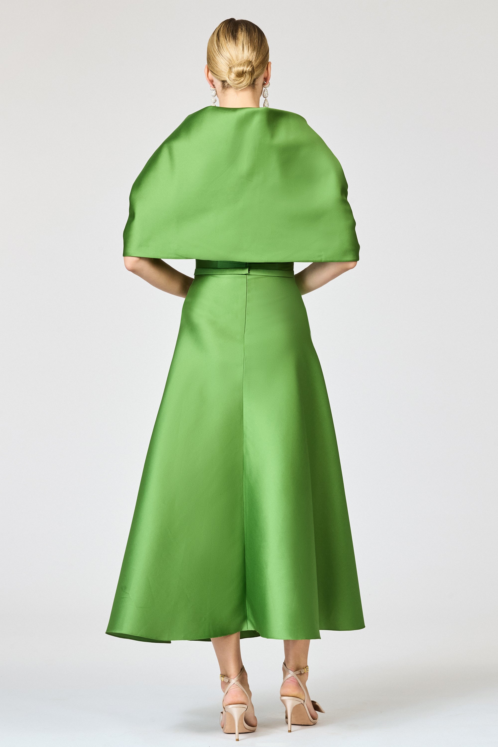 THE HUG SHAWL - GREEN GARNET