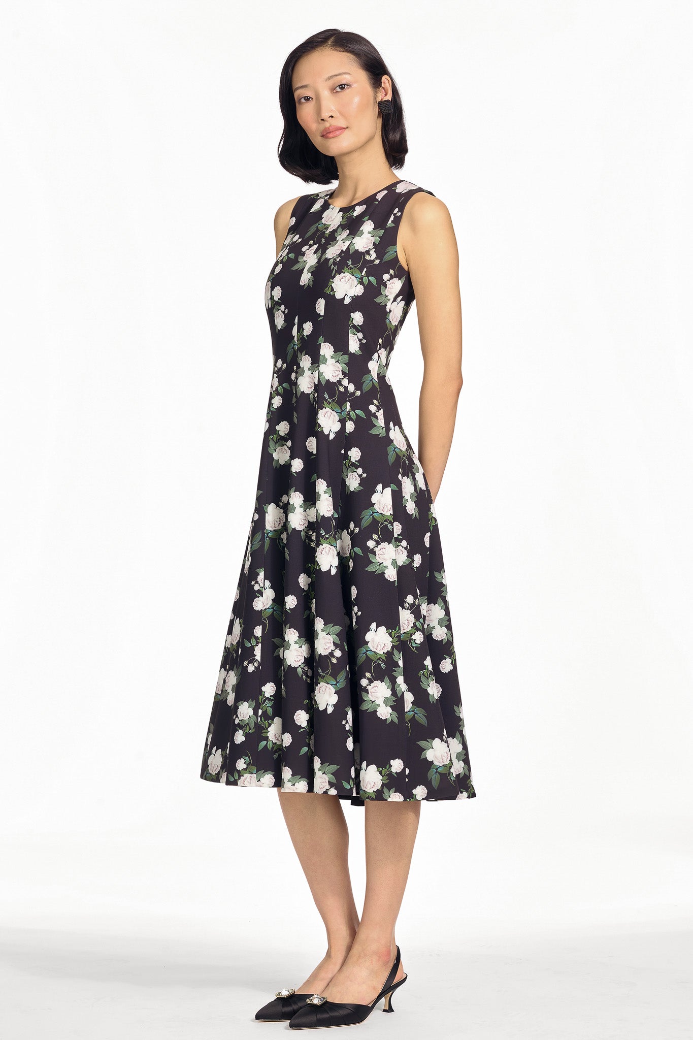 Serena dress   noir tea roses