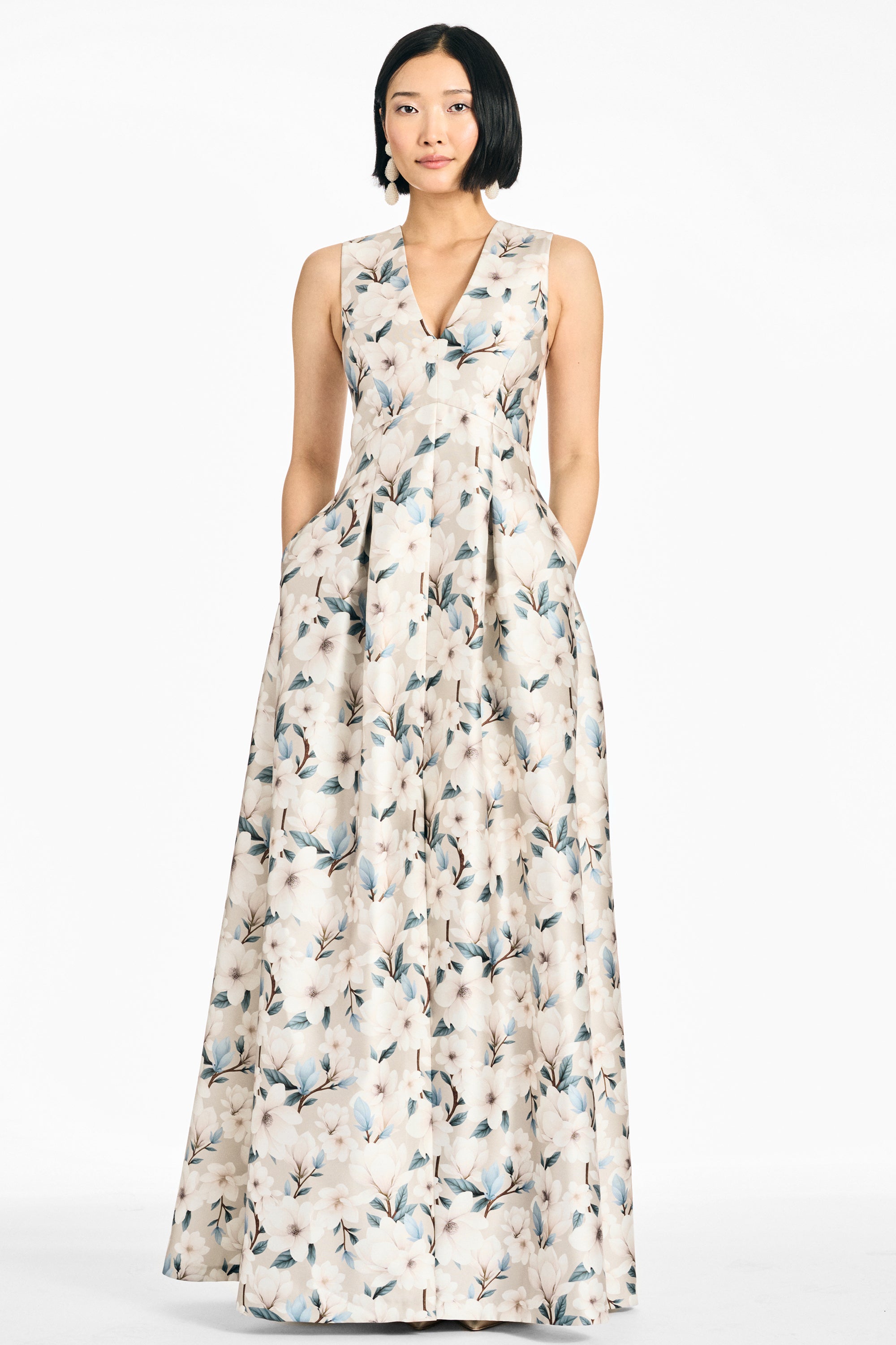 BROOKLYNNE GOWN - CHAMPAGNE MAGNOLIA